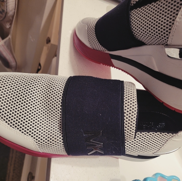 MK Michael Kors Sneakers slip on shoes white black & pink with heel - Picture 7 of 9